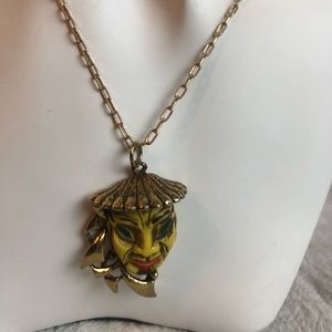 Gold tone vintage face necklace 18-20” #191